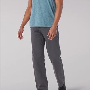 LEE MEN'S EXTREME MOTION MVP STRAIGHT FIT FLAT FRONT PANT IN ENGINEER